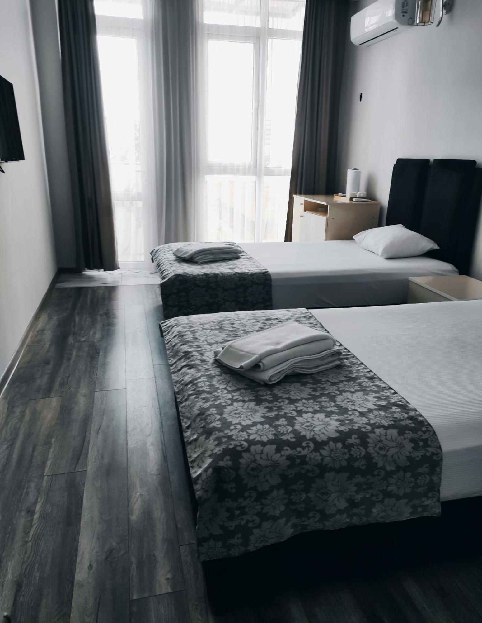 Panorama Hotel バトゥーミ エクステリア 写真